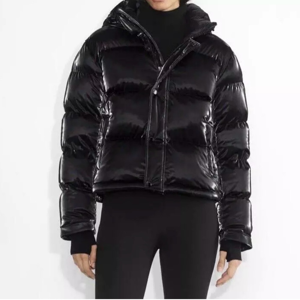 Aritzia The Super Puff Shorty Liquid Shine Black Cropped Puffer Jacket Small